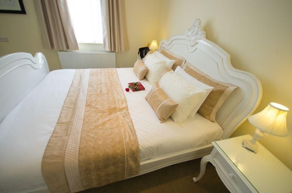 Heath Cottage Hotel Дьюсбері Екстер'єр фото